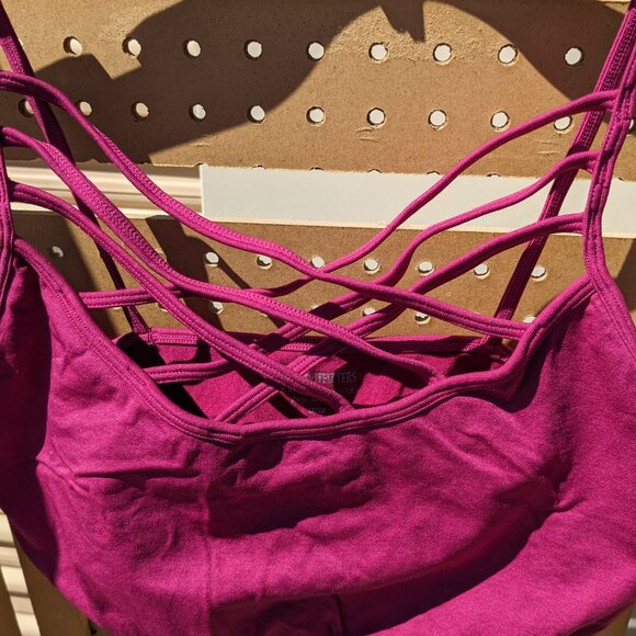 Zenana Outfitters Criss-Cross Straps Sports Bra Sz 1X/2X - Picture 2 of 3